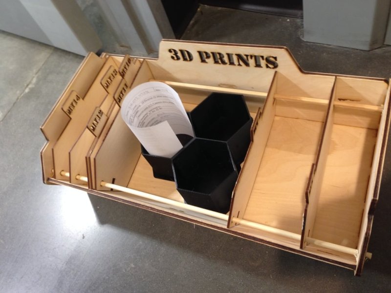Caixa-de-impressao-3D-cortada-a-laser-com-divisorias-deslizantes.jpeg