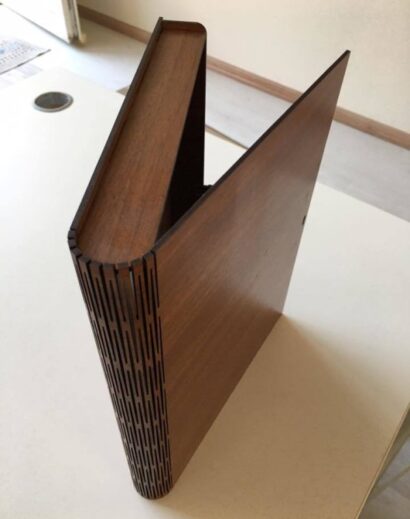 Caixa para livros em MDF cortada a laser