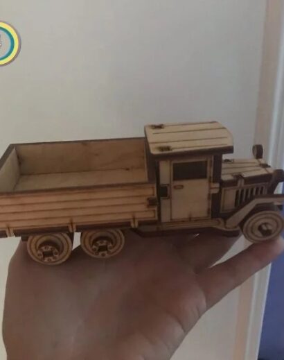 Caminhão de Brinquedo de Madeira