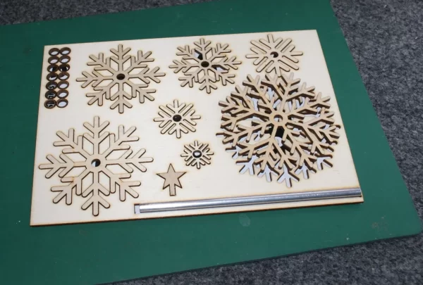 Christmas-tree-2-600x405-1.webp