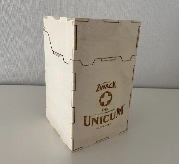 Unicum-Gift-Box-1.jpeg
