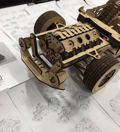 V8 CAR Model
