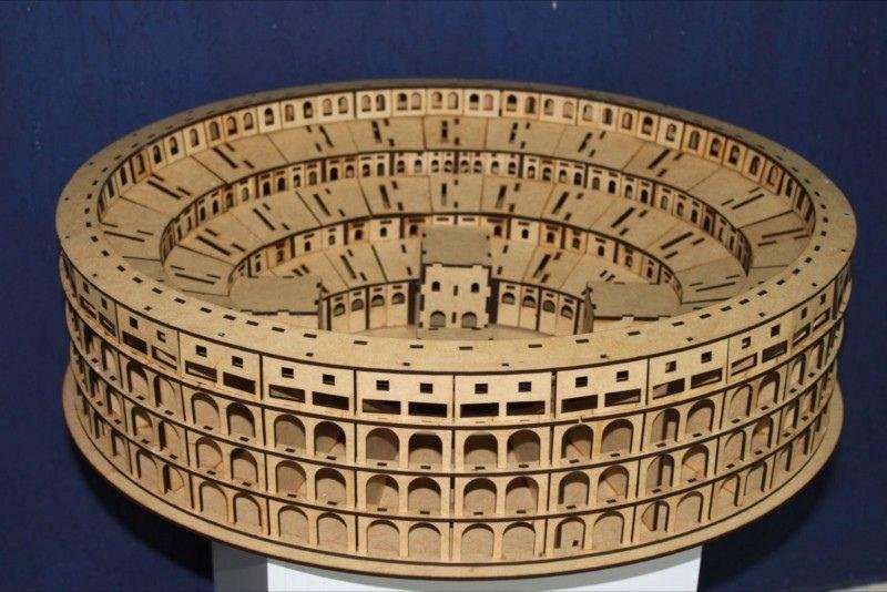 Wooden-Roman-Colosseum-Miniature.jpg